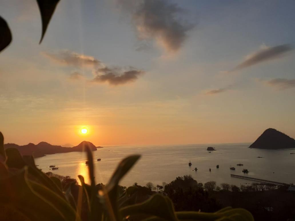 Sunset Hill Hotel Labuan Bajo Oda fotoğraf