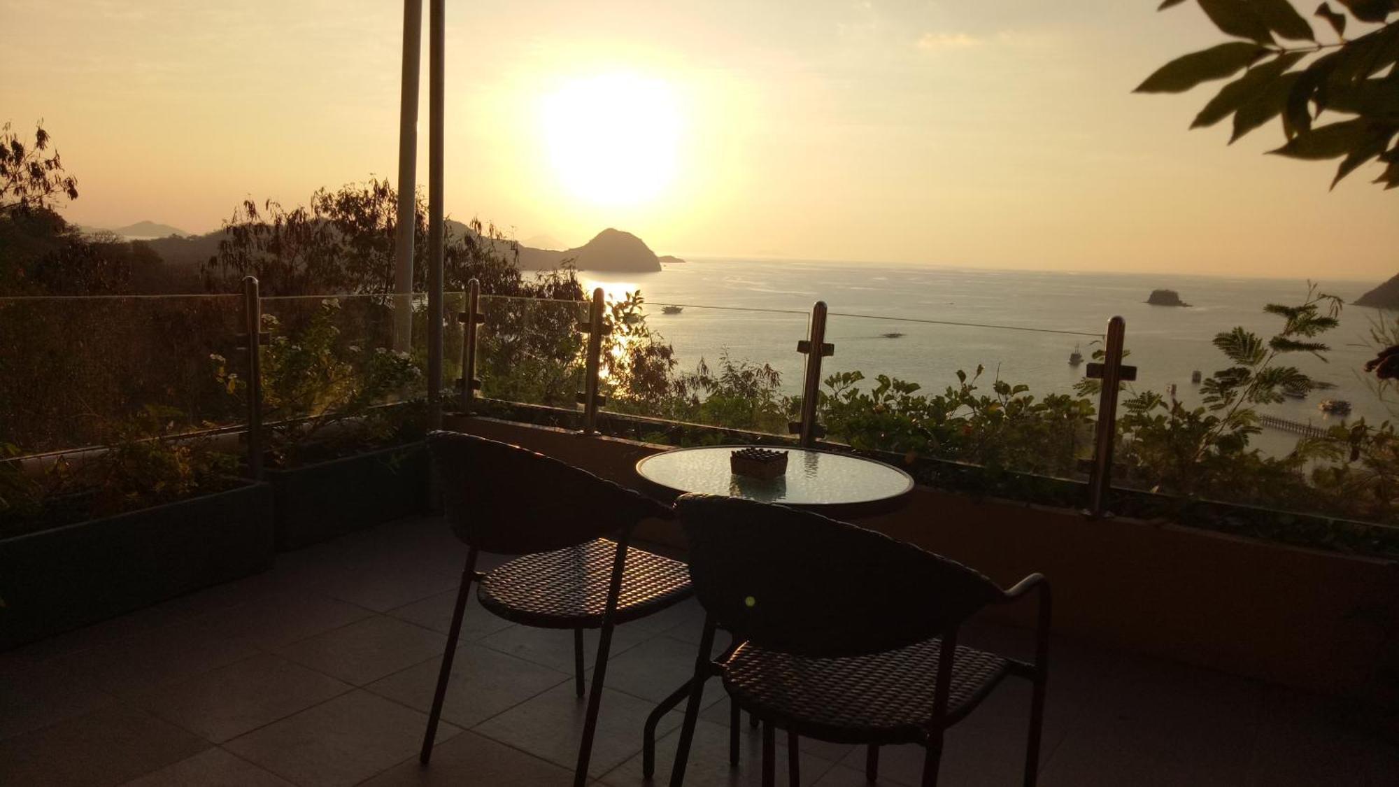 Sunset Hill Hotel Labuan Bajo Oda fotoğraf