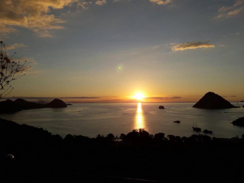 Sunset Hill Hotel Labuan Bajo Dış mekan fotoğraf